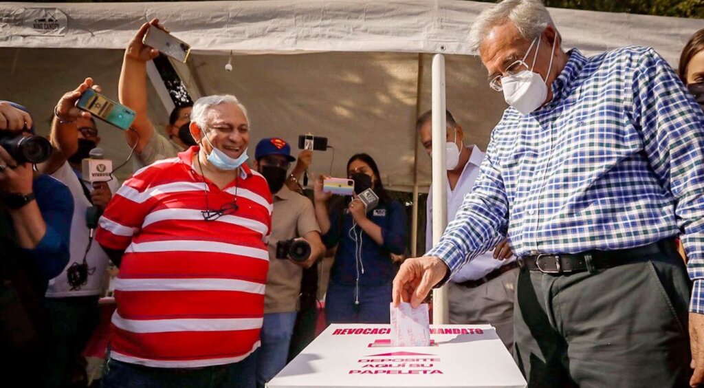 Rocha vota porque siga AMLO; acude a ejercer su derecho en la ...
