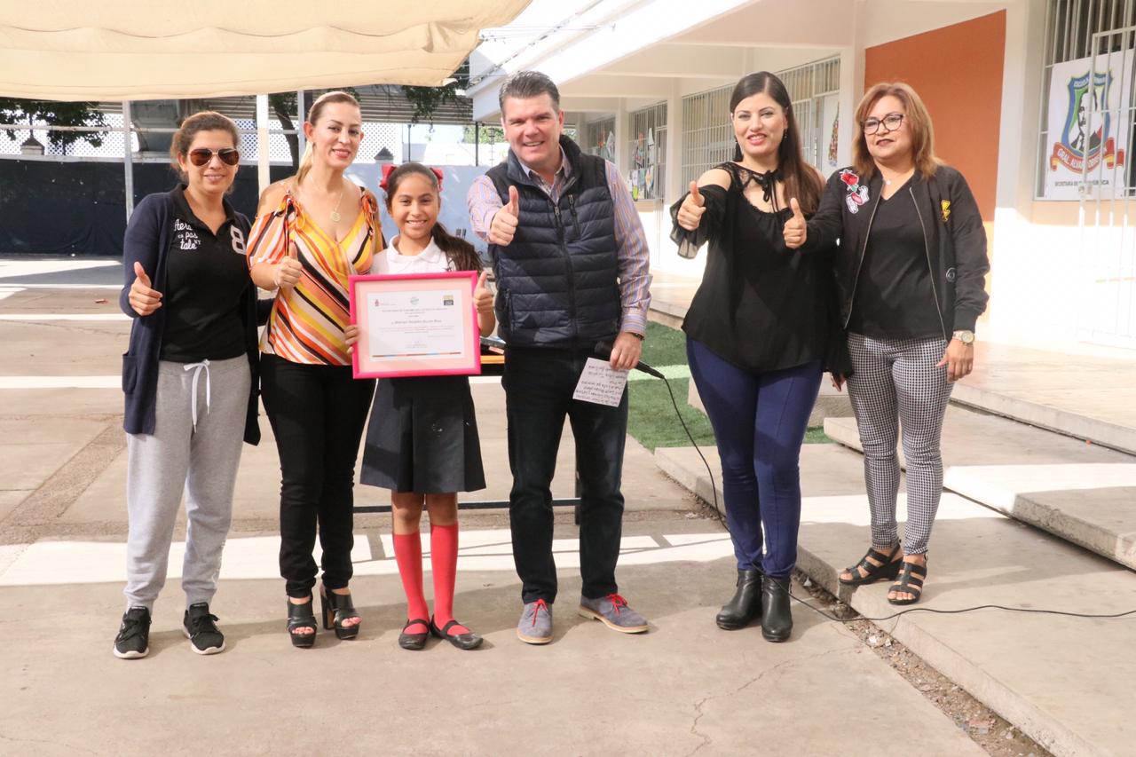Premian a alumnos por Concurso de Cultura Turística