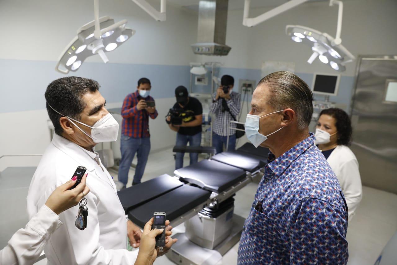 Quirino entrega área nueva de atención médica para mujeres en Guasave