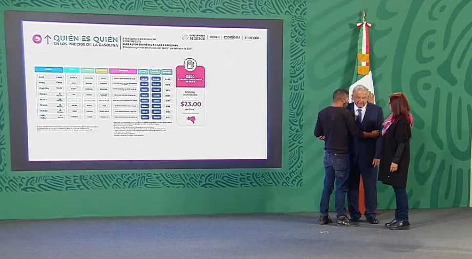 AMLO-joven-mañanera