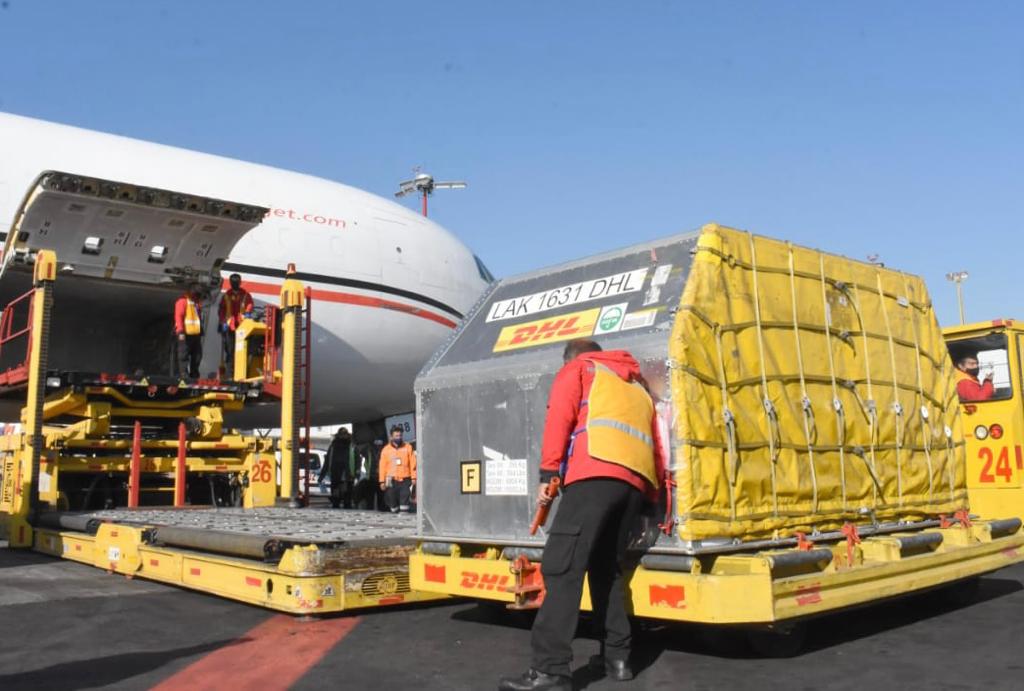 Con la mitad de dosis, llega a México nuevo lote de vacunas contra Covid-19