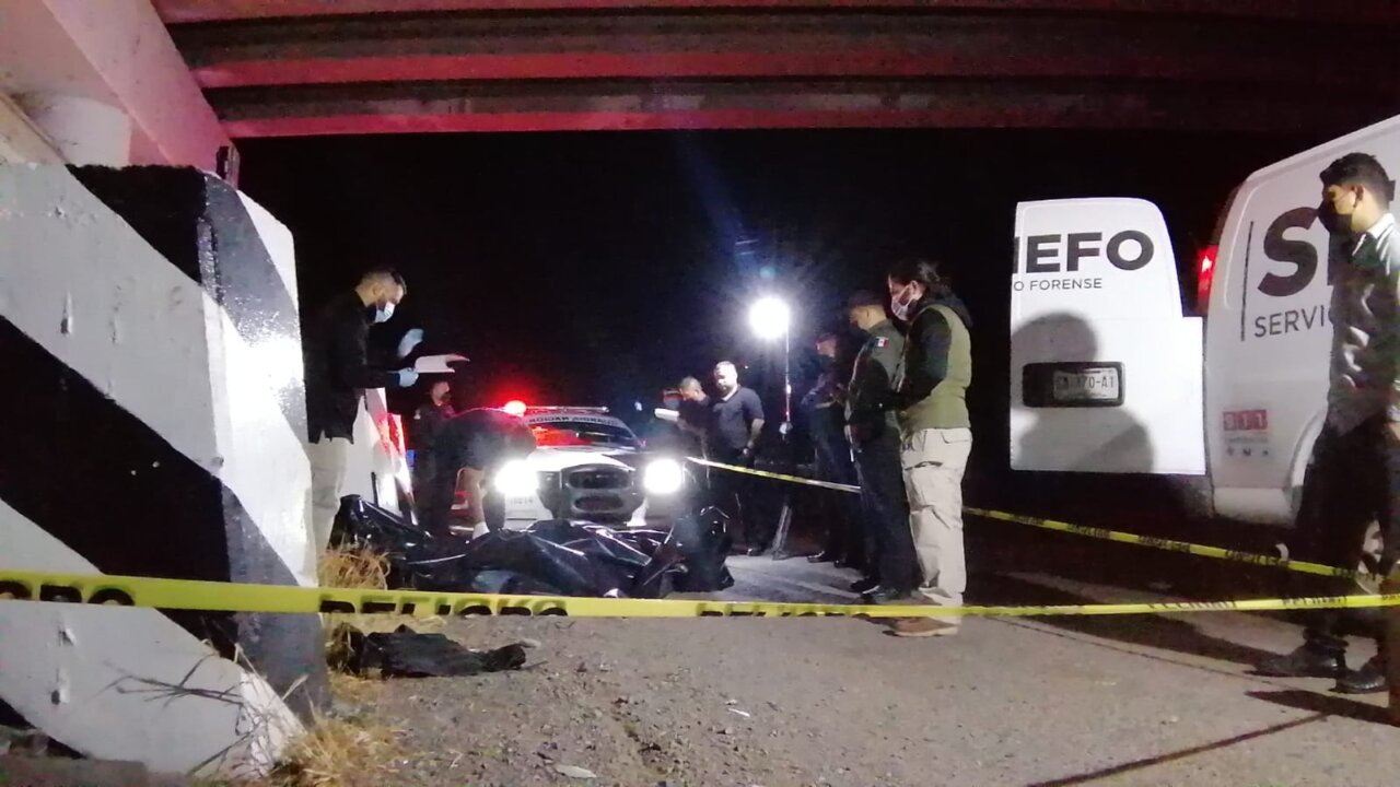 Encuentran a un ejecutado a balazos vestido con ropa tipo militar en Culiacán