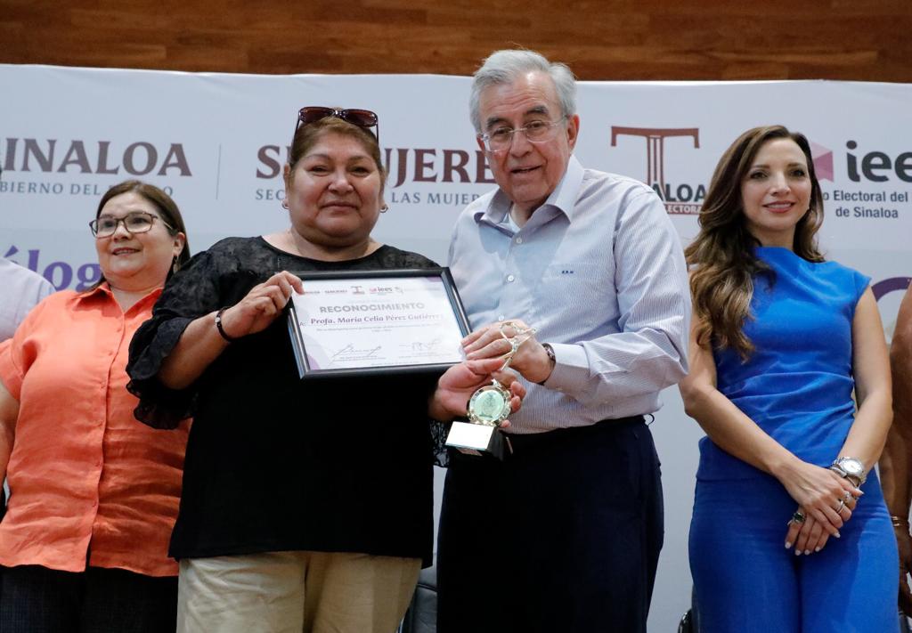 El gobernador participa en la conmemoración del derecho al voto de la mujer en Mocorito