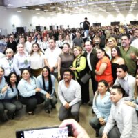 Yeraldine Bonilla y Michel Benítez encabezan festejo por el Día del Servidor Público