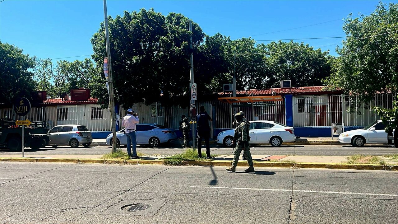 Ejecutan a tiros a un estudiante a metros de la Facultad de Derecho de la UAS, en Culiacán
