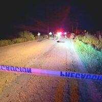 Motociclista muere al estrellarse contra un auto en Navolato