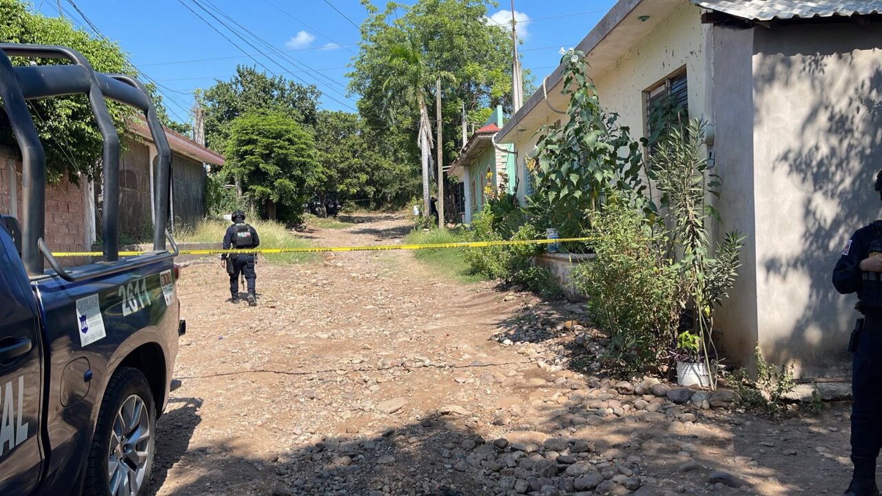 Hallan a hombre asesinado en una casa de la colonia Jesús Valdez, en Culiacán