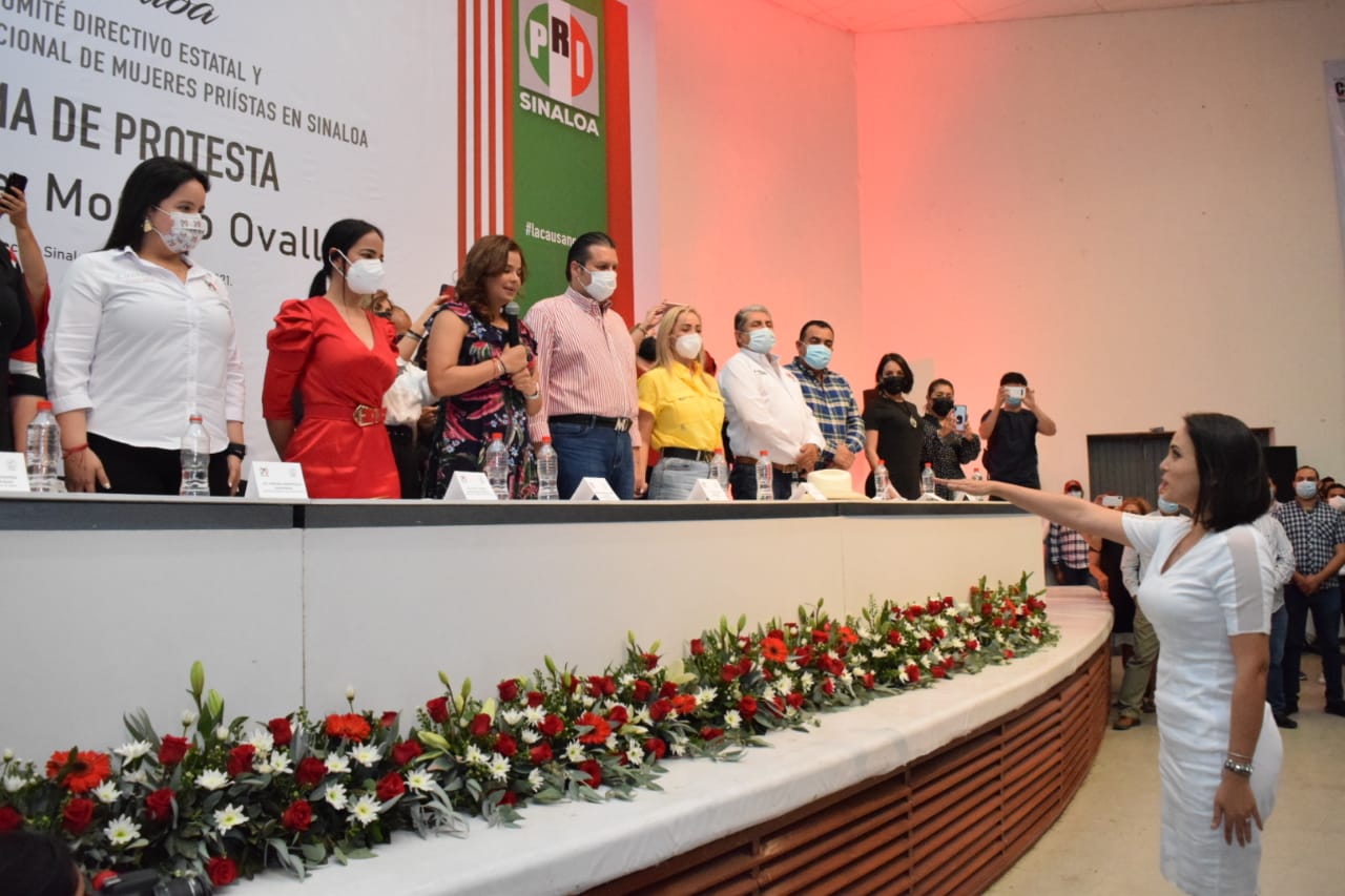 Irma Moreno toma protesta ONMPRI