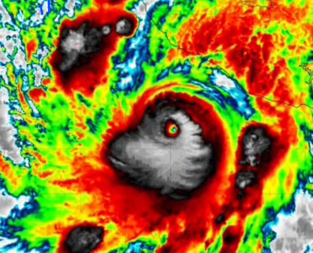 Huracán «Simón» impactará con fuerza las costas de Jalisco este domingo