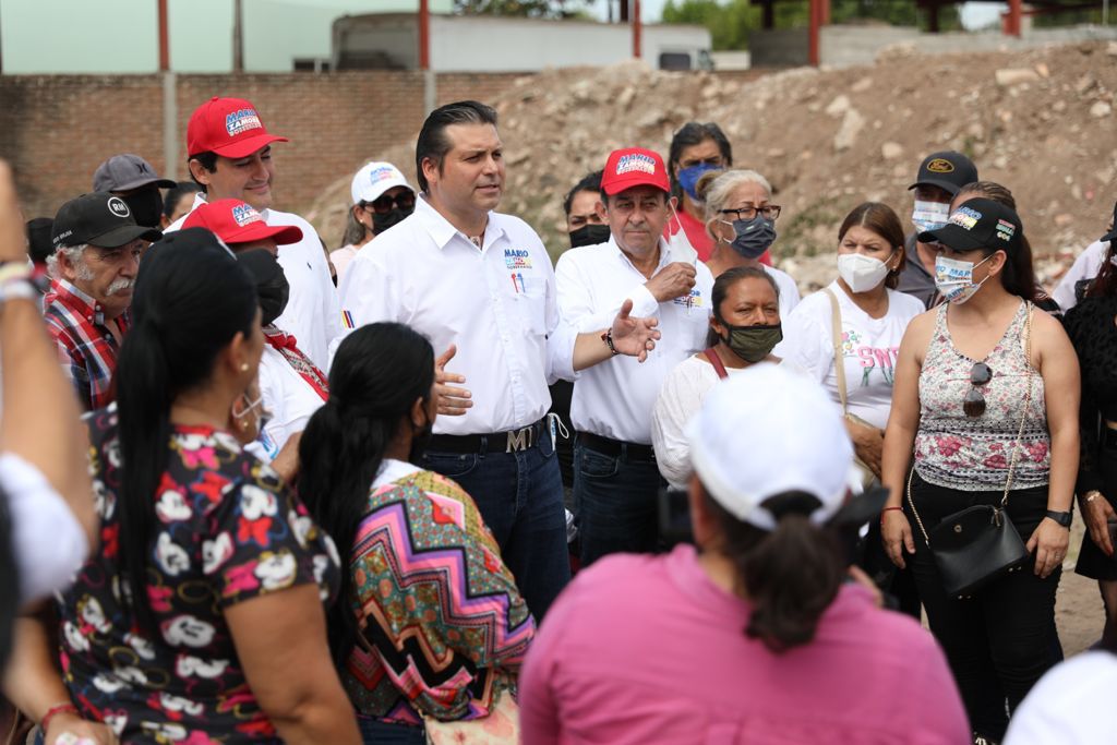Mario Zamora hace compromisos con las personas de Navolato