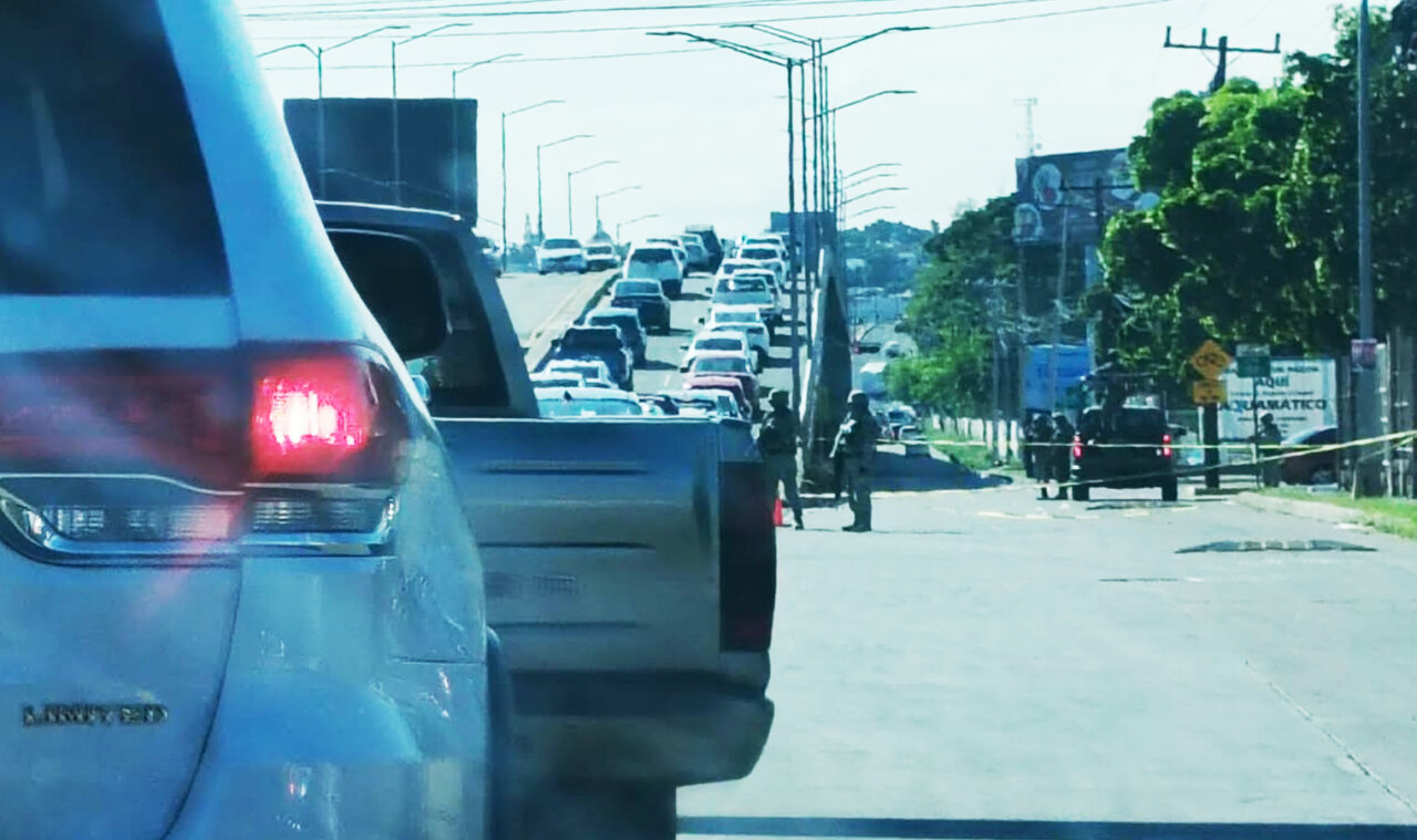 Hieren a balazos a chofer de la ruta Toledo-Centro sobre bulevar Rolando Arjona en Culiacán