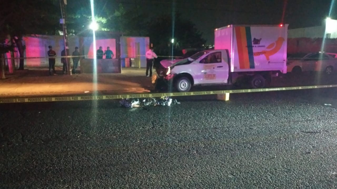 atropellan a vendedor de cocos