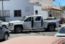 Tras impresionante movilización recuperan camioneta GMC Sierra despojada; no hay detenidos