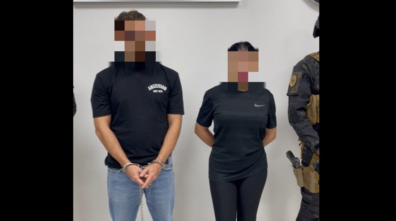 Juez concede suspender proceso penal contra pareja detenida por pintas en Universidad de Durango en Culiacán