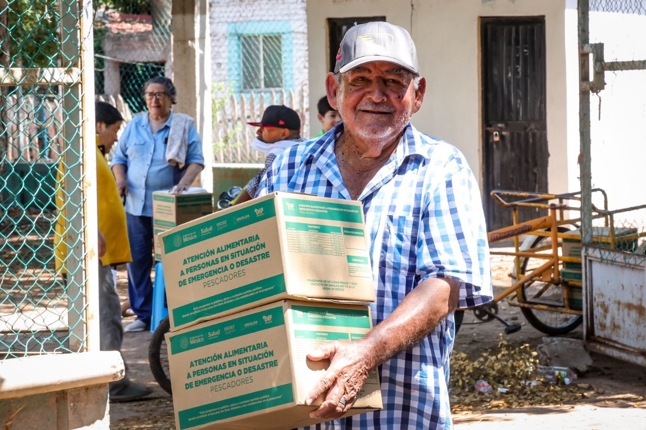 Familias de los campos pesqueros Ohuira y Bacorehuis reciben despensas del DIF Sinaloa
