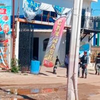Ejecutan a balazos a dos hombres dentro de autolavado de Los Ángeles, en Culiacán
