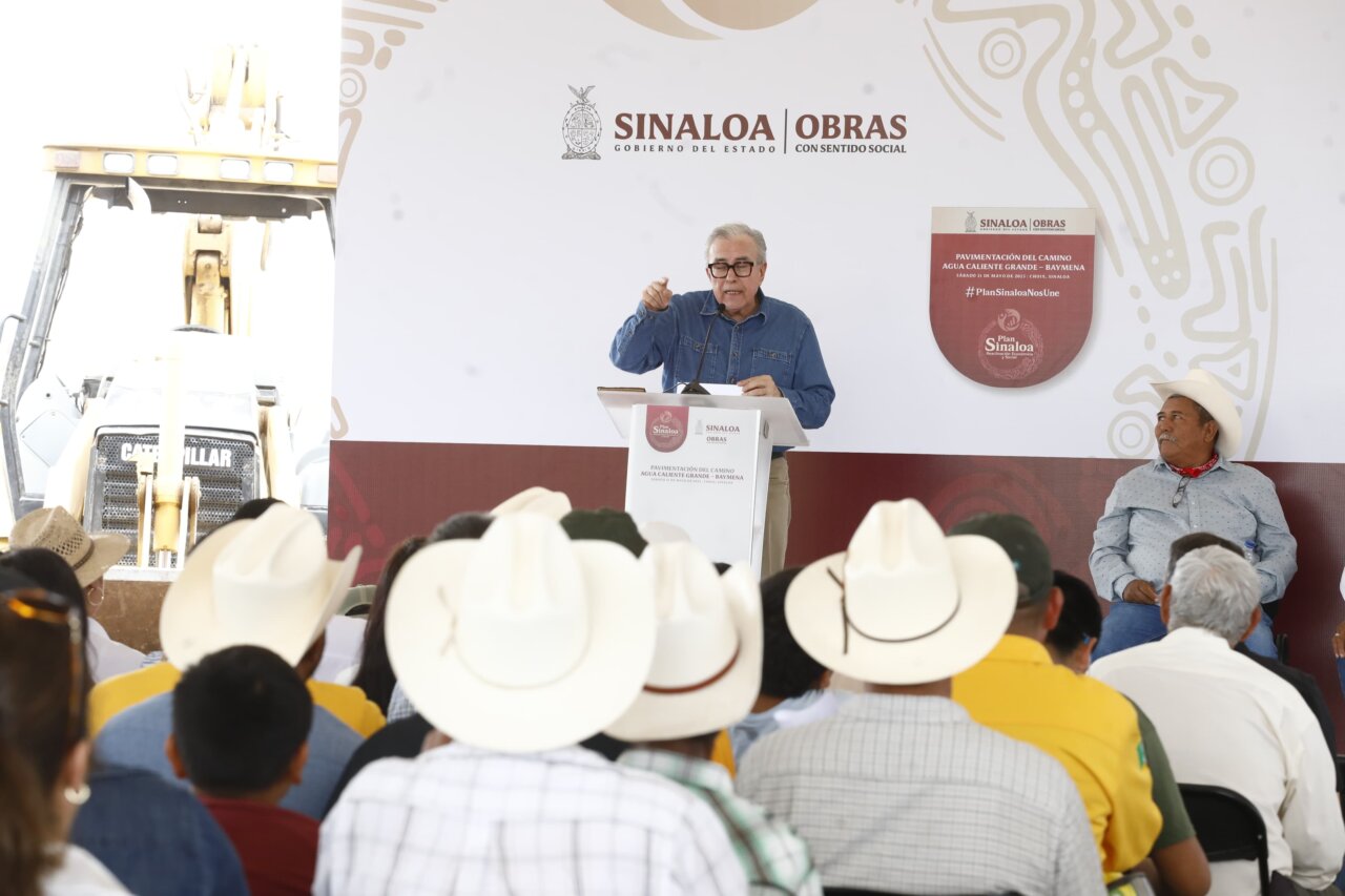 Gobernador Rocha da banderazo para pavimentar la carretera a Baymena, en Choix