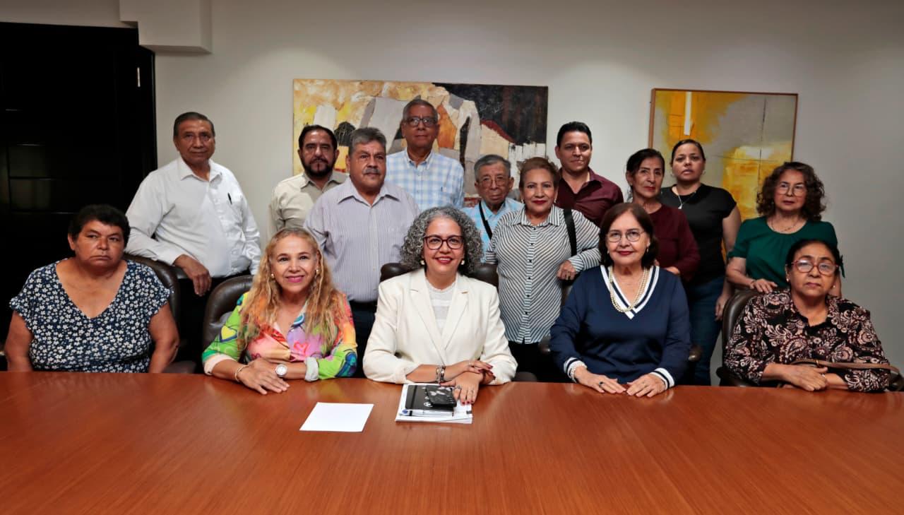 Gobernadora Graciela Domínguez Nava se reúne con la Asociación de Jubilados de la UAS