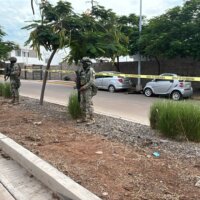 Asesinan a balazos a dos hombres en el sector Los Ángeles, a pocos metros de la carretera