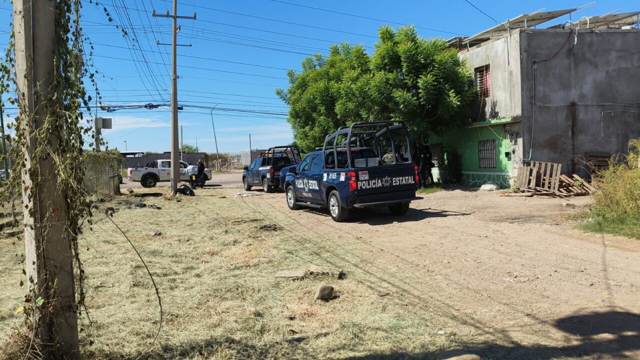 Abandonan un cuerpo envuelto en plásticos en El Ranchito, en Culiacán