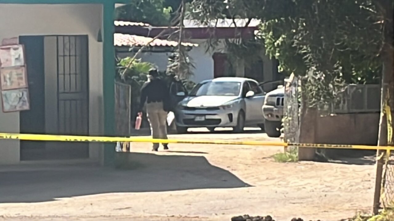 Asesinan a un conductor cuando circulaba en la colonia Las Cucas, en Culiacán