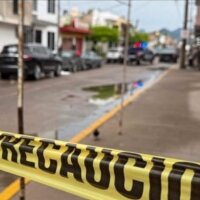En Escuinapa asesinan a balazos a maestra tras dejar a su pequeño hijo en la escuela