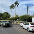 Banqueta en la esquina de avenida Xicoténcatl y calle Lago de Cuitzeo, colonia Las Quintas, con cinta de perímetro y unidades militares.