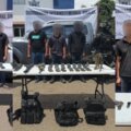 Armamento y chalecos balísticos asegurados por el GOES en los operativos realizados en la zona rural de Culiacán.
