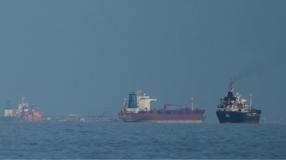 Buques petroleros en el Estrecho de Ormuz. Foto: AP