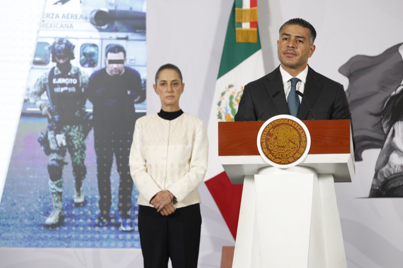 Conferencia de prensa del 31 de julio 2026, Presidenta Claudia Sheinbaum presidiendo, Omar García Harfuch, secretario de Seguridad informa que el R1 podría estar vinculado con el feminicidio de la influencer de Jalisco, Valeria Márquez