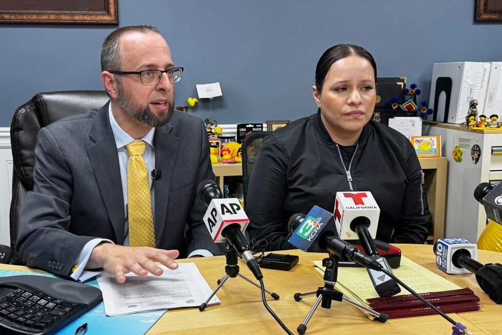 El abogado Patrick Kolasinski, quien representa a Cristian Iván y la novia del inmigrante baleado por el ICE y arrestado por el FBI El abogado Patrick Kolasinski, quien representa a Cristian Iván y la novia del inmigrante baleado por el ICE y arrestado por el FBI