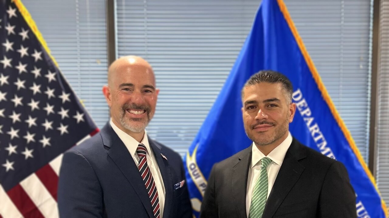 Tras captura de El R1, DEA felicita a SSPC y Fuerzas Especiales del Ejército Secretario de Seguridad Omar García Harfuch y encargado de la DEA, Terry Cole