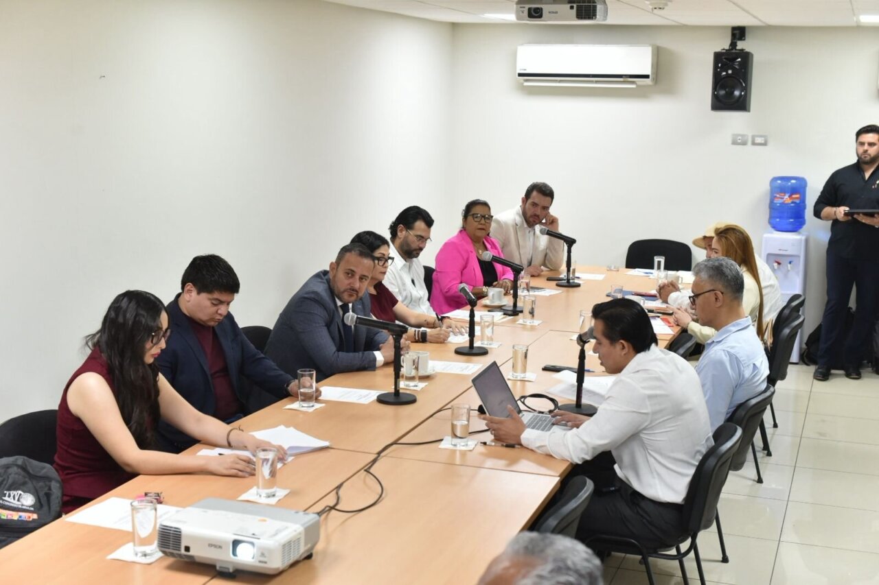 las Comisiones Unidas del Congreso del Estado de Sinaloa aprobaron por unanimidad este martes 14 de abril el dictamen que expide la Ley de Protección a Migrantes del Estado de Sinaloa las Comisiones Unidas del Congreso del Estado de Sinaloa aprobaron por unanimidad este martes 14 de abril el dictamen que expide la Ley de Protección a Migrantes del Estado de Sinaloa