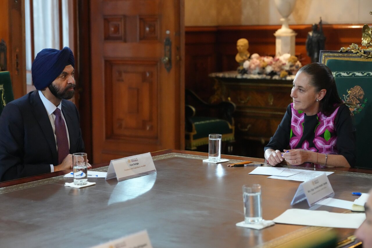 La presidenta de México, Claudia Sheinbaum Pardo en reunión con el presidente del Grupo Banco Mundial Ajay Banga
