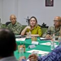 Mesa de Construcción de Paz y Seguridad, Gobernadora Yeraldine Bonilla junto al comandante de la 3era región militar Alejandro Vargas González