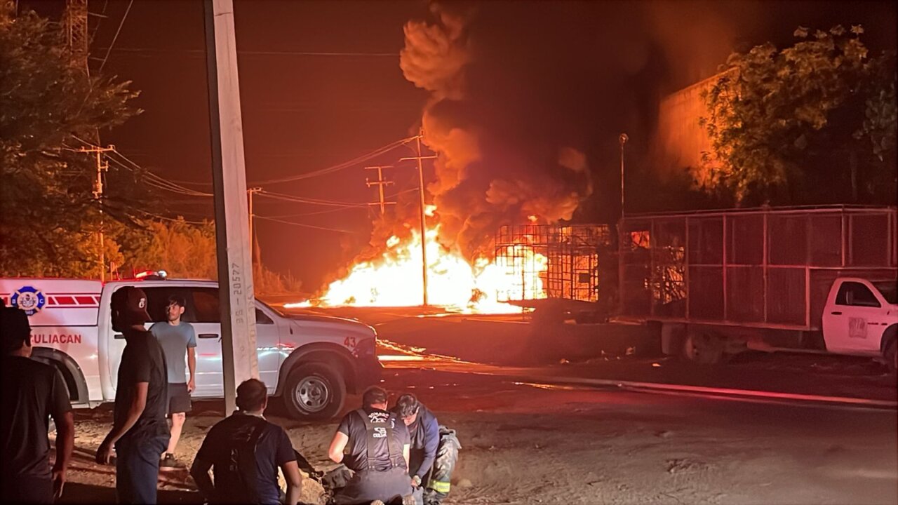 incendio negocio plasticos culiacán