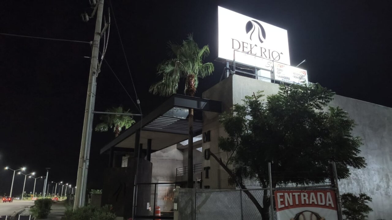 Sujetos intentan quemar Motel en el Desarrollo Urbano Tres Ríos, Culiacán