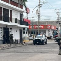¿Qué buscan? Militares y policías montan un operativo en hotel del Centro de Culiacán