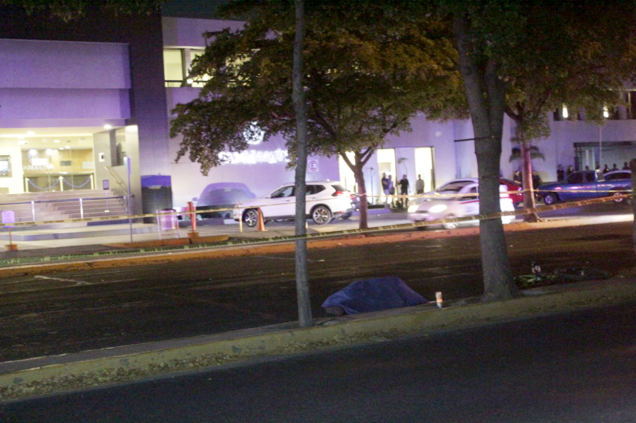 muere ciclista frente a funeraria