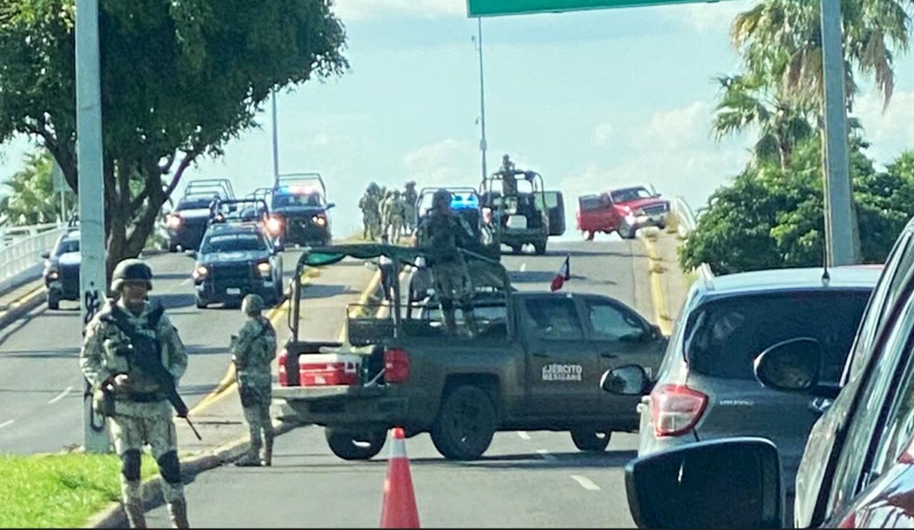 Asesinan a balazos a una mujer en el puente del Distribuidor Vial del Humaya en Culiacán