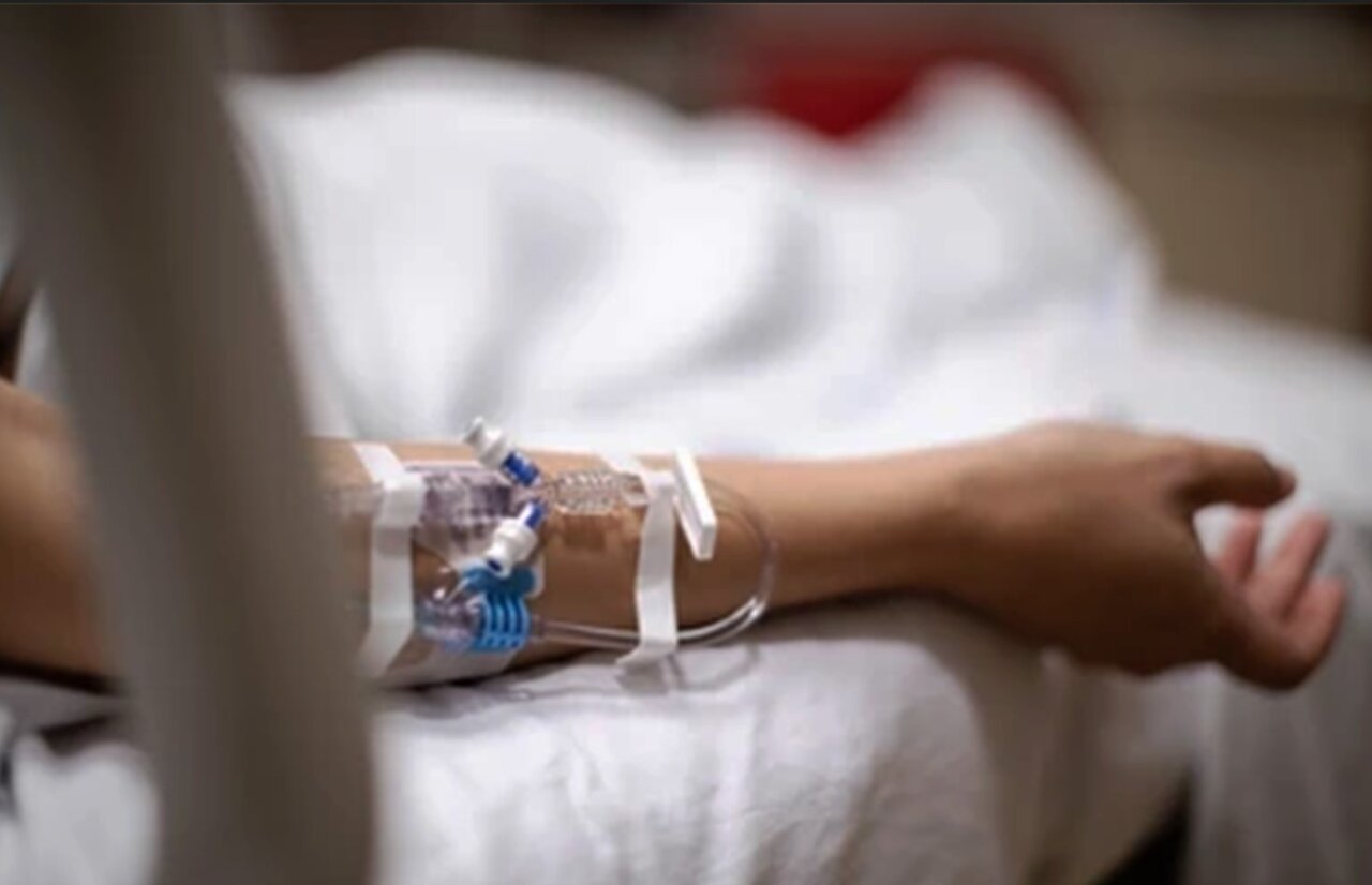 mujer hospitalizada temática