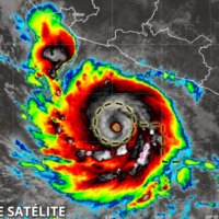 Polo es un poderoso Huracán Categoría 5 que amenaza las costas de varios estados de México