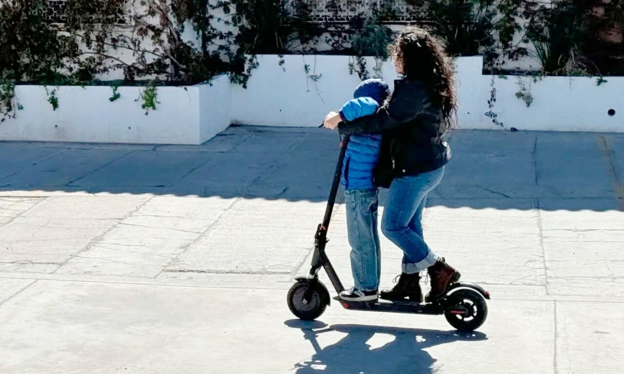 Proponen meter en ‘cintura’ el uso de «scooters» o patines eléctricos que circulen en Sinaloa