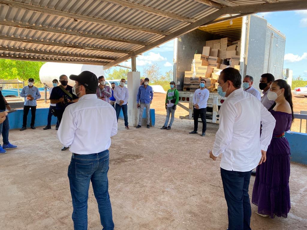 Entrega Sergio Torres despensas DIF a 3 mil 343 familias de pescadores