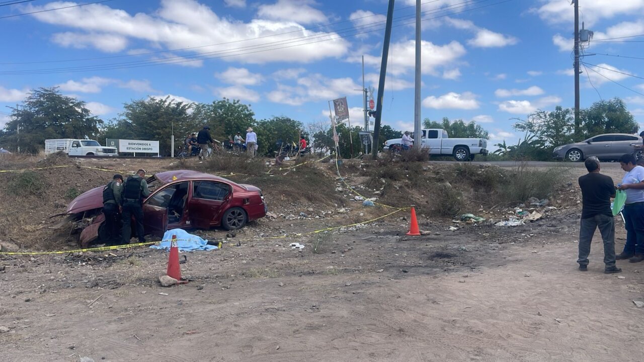 tren embiste auto en estación obispo