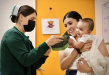 Inicia la campaña de vacunación contra COVID, influenza y neumococo en Sinaloa