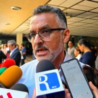 ‘Ya se tiene el dinero para pagar aguinaldos a trabajadores del estado’, asegura secretario Véliz